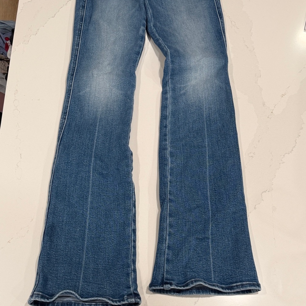 Mother Jeans The Double Insider Heel Jeans in Opposites Attract - Picture 7 of 10